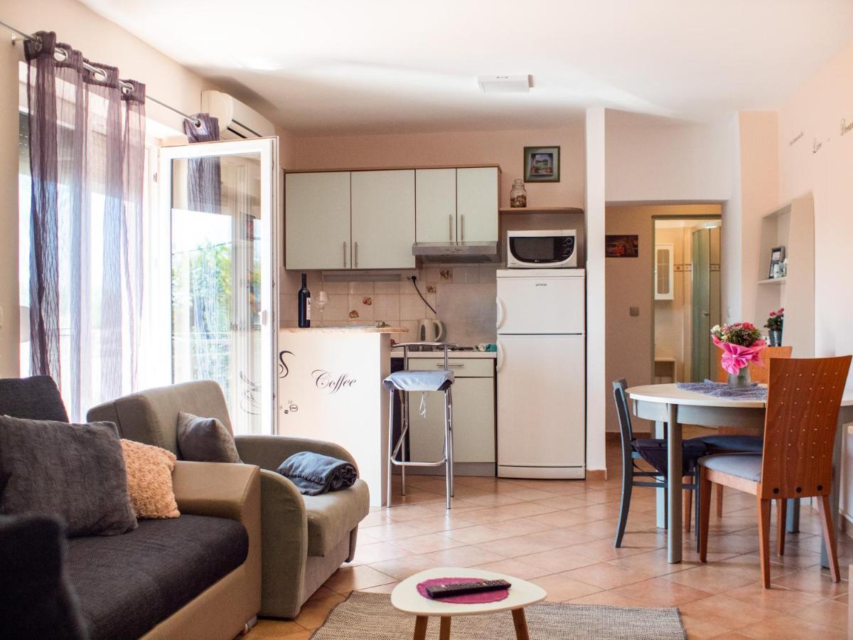 Apartments Zaton *
