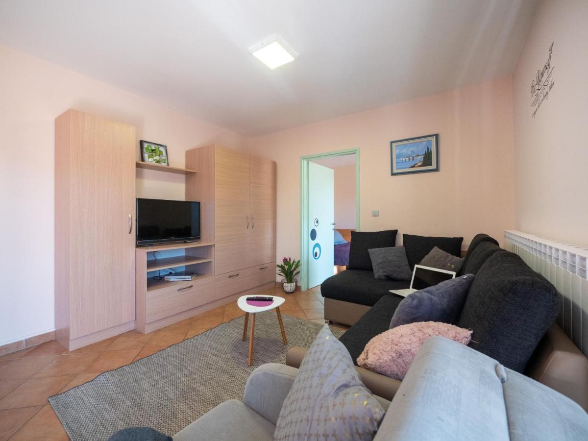 Apartments Zaton *